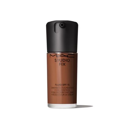 STUDIO FIX FLUID FPS 15 24HR MATTE FOUNDATION + OIL CONTROL (BASE DE MAQUILLAJE)